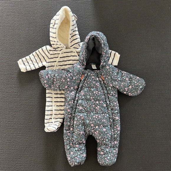 Baby Snowsuits Buntings set of 2 size 0-3/Newborn girls Nordstrom and H&M - Picture 1 of 8